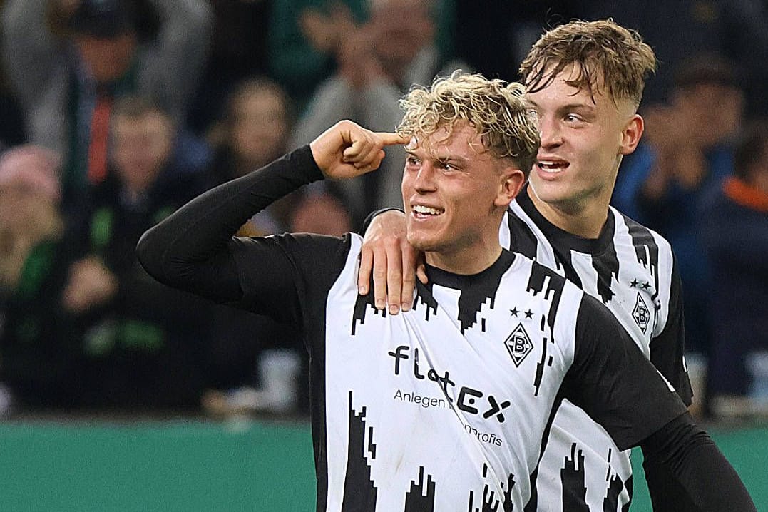 Robin Hack (l.): Der Offensivmann spielt seit dem Sommer in Gladbach.