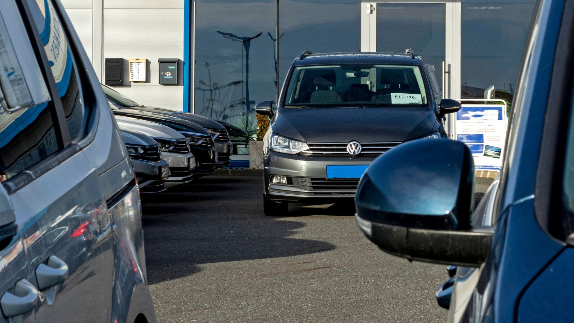 Egal, ob Kauf oder Verkauf eines gebrauchten Autos: Vorher sollte man den Restwert genau ermitteln.