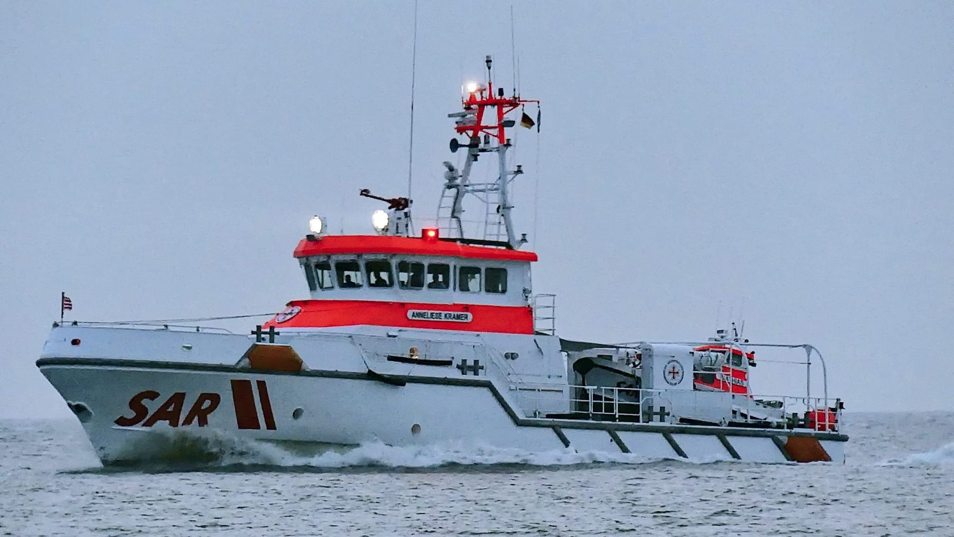 Seenotrettungskreuzer "Anneliese Kramer" (Archivbild): Hier im Einsatz in der Nordsee in 2021. Seenotrettungskreuzer "Anneliese Kramer" (Archivbild): Hier im Einsatz in der Nordsee in 2021.
