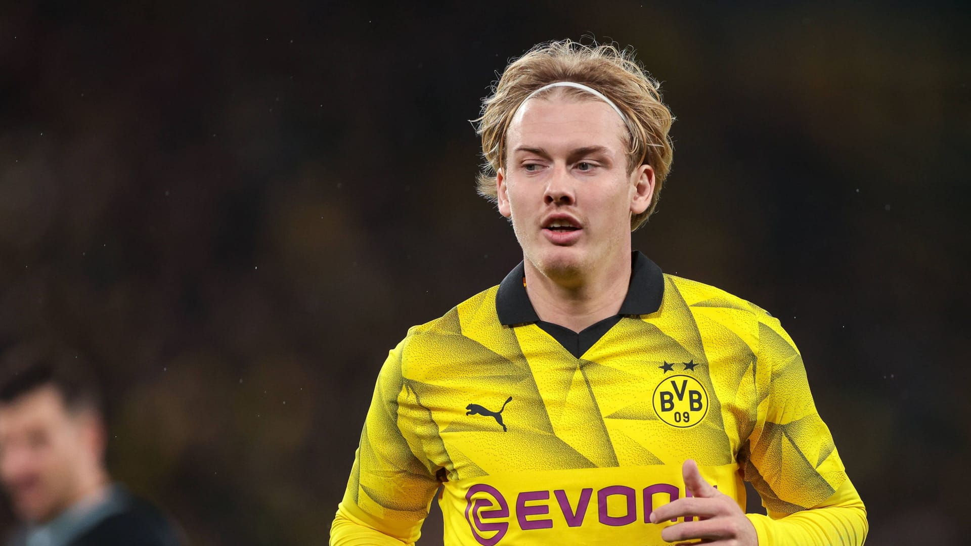 Julian Brandt trifft mit dem BVB auf den FC Bayern.