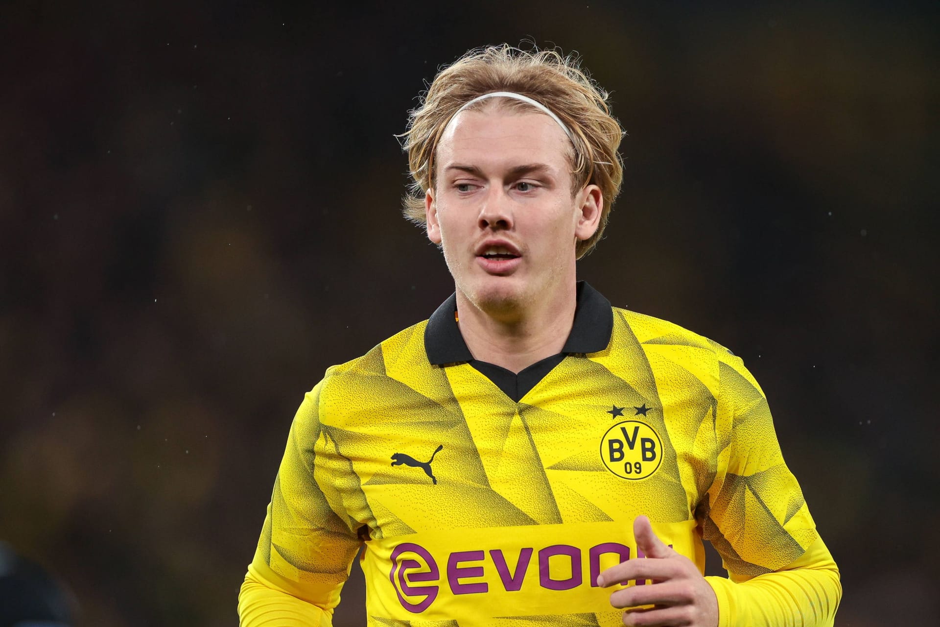 Julian Brandt trifft mit dem BVB auf den FC Bayern.