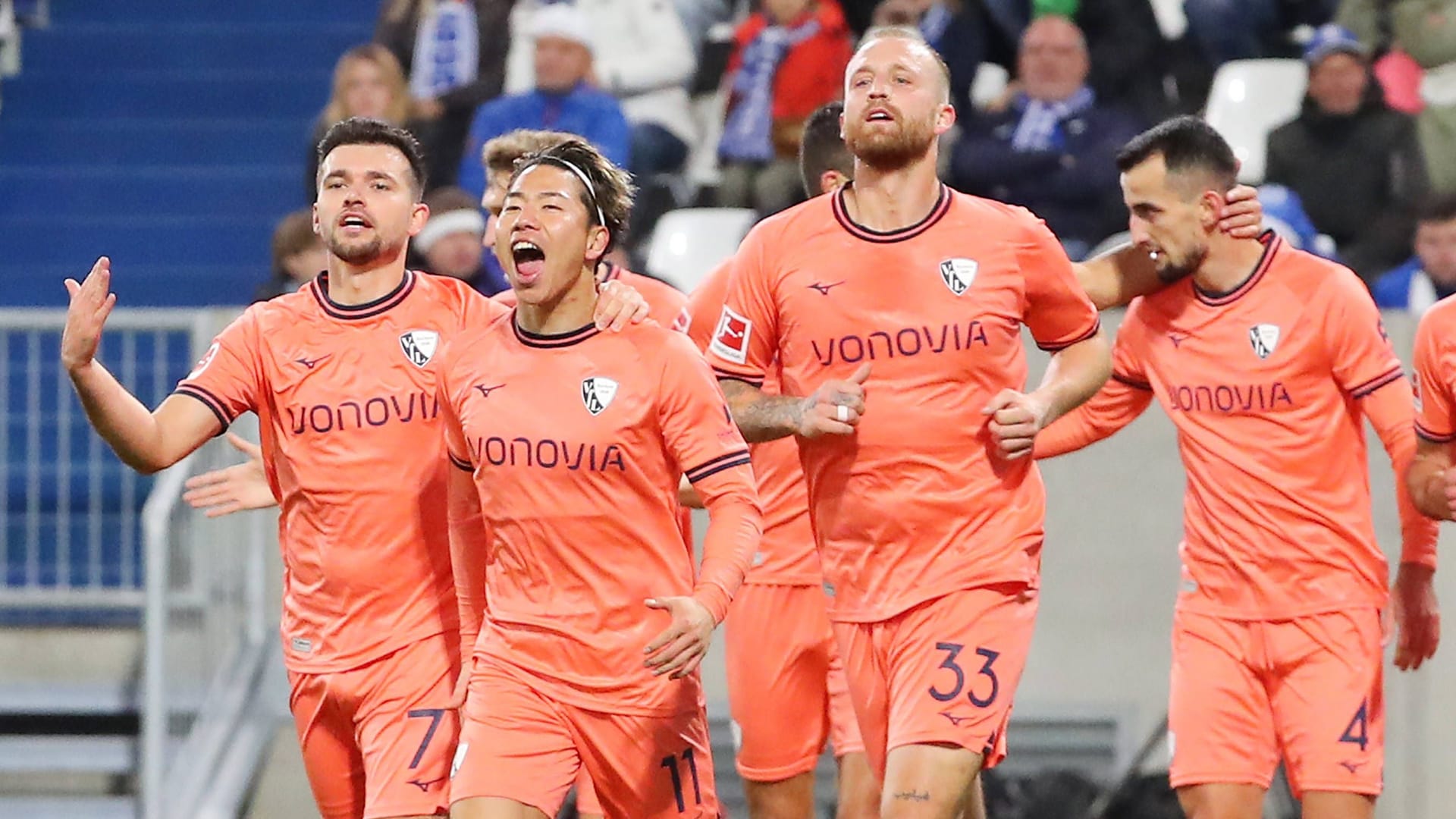 Freudentaumel: Der VfL Bochum konnte sich im Kellerduell durchsetzen. Freudentaumel: Der VfL Bochum konnte sich im Kellerduell durchsetzen.