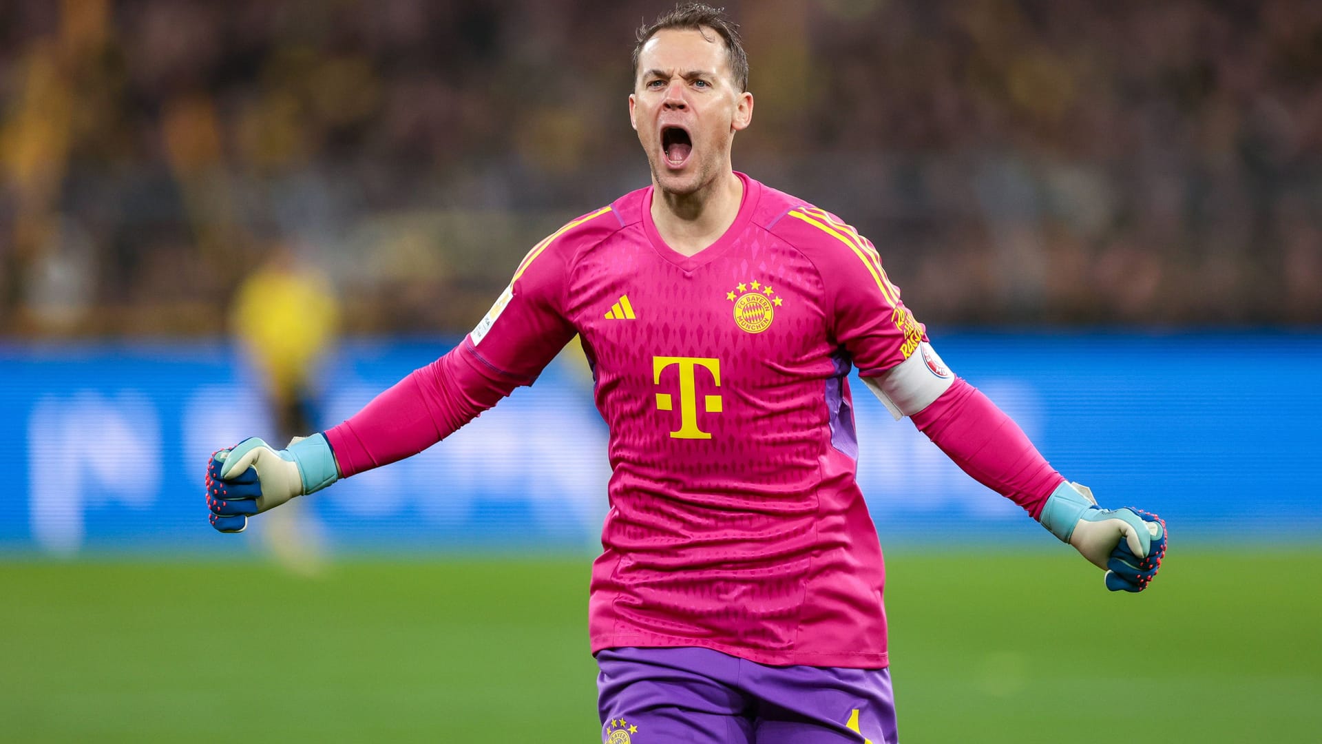 Manuel Neuer: Der Ex-Schalker erlebte nach dem Comeback seine Feuertaufe in Dortmund. Erlaubte sich einen Querschläger beim Spielaufbau (34.). Wurde in der ersten Halbzeit überraschend wenig geprüft. Rettete stark gegen Reus (56.). Strahlte viel Ruhe und Sicherheit aus. Note 3