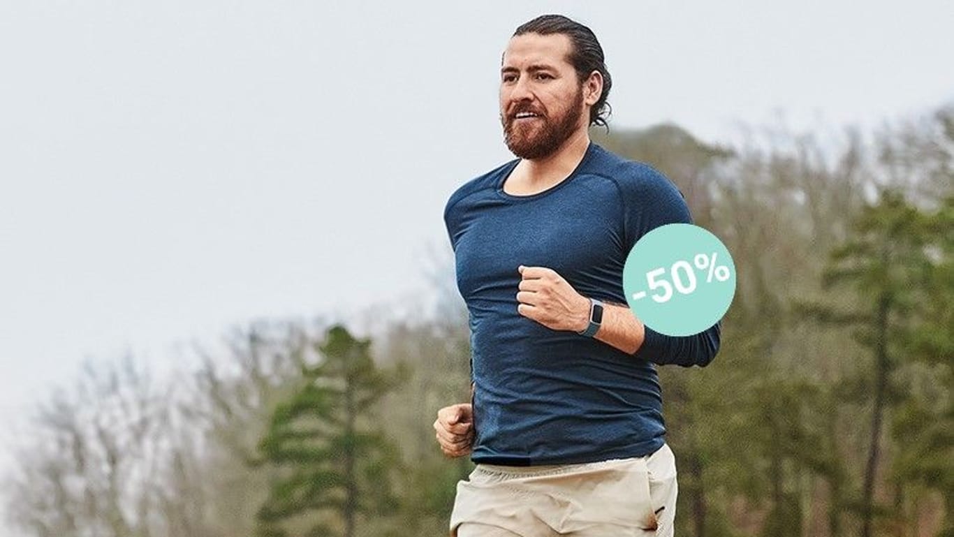 Black-Friday-Angebote bei Amazon: Der Onlineriese reduziert die Fitbit Charge 5 um 50 Prozent.