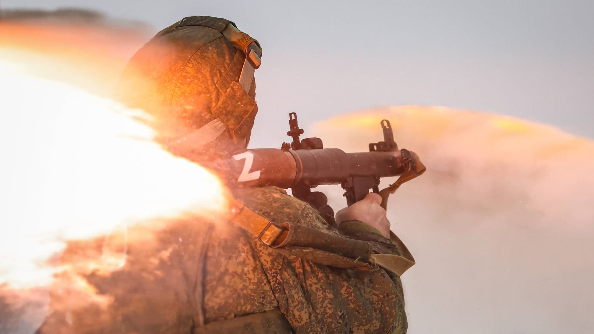 Russischer Soldat beim Üben mit dem Raketenwerfer RPG-7 (Archivfoto): Waffen russischer Bauart finden sich weltweit in zahlreichen Konflikten.