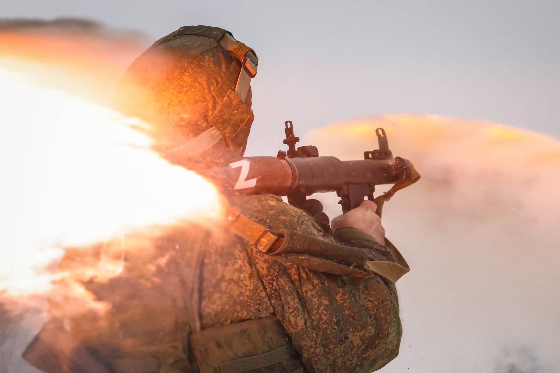 Russischer Soldat beim Üben mit dem Raketenwerfer RPG-7 (Archivfoto): Waffen russischer Bauart finden sich weltweit in zahlreichen Konflikten.