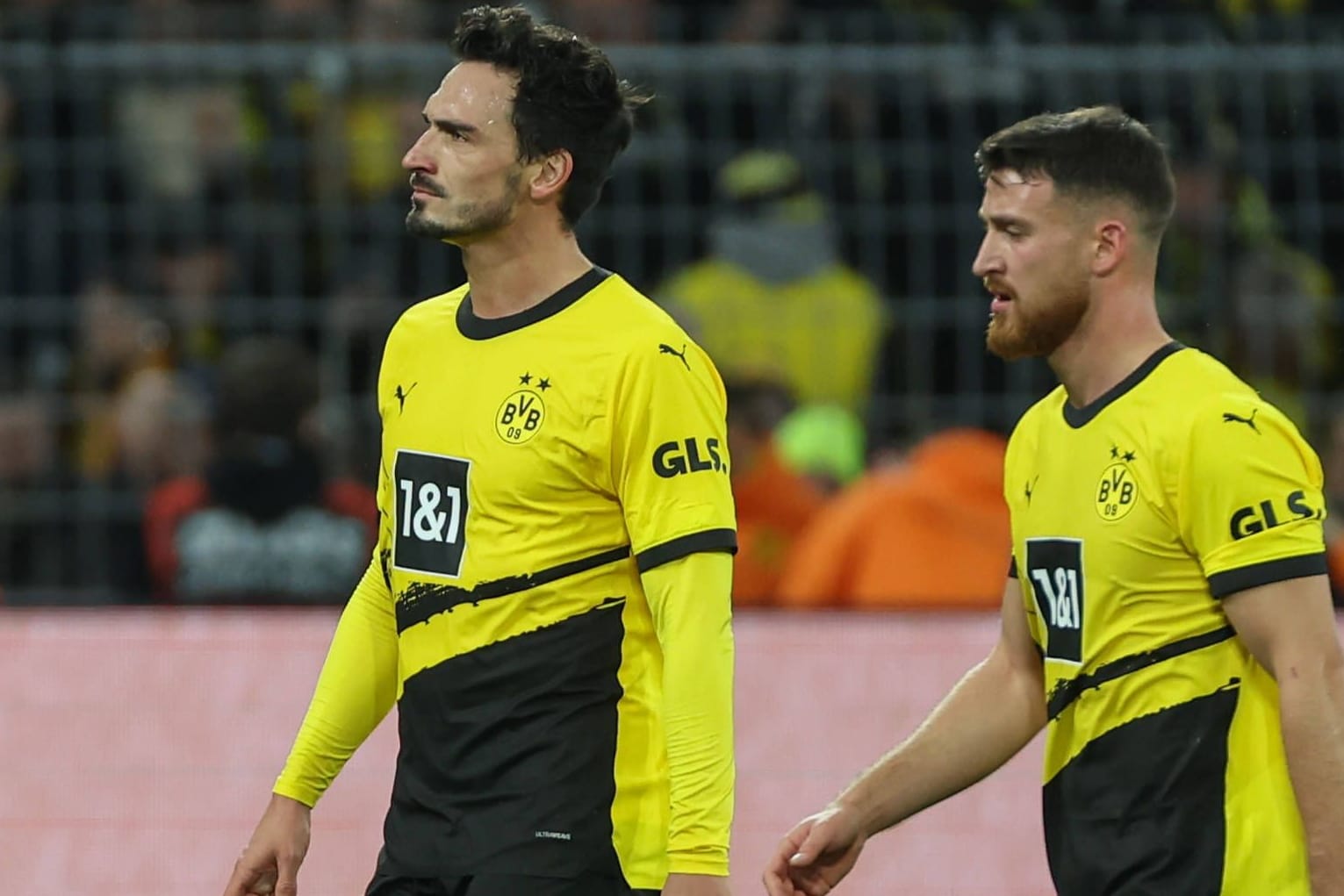 Borussia Dortmund kassiert daheim gegen den FC Bayern eine herbe 0:4-Niederlage. Einem Spieler hatte der BVB zu verdanken, dass es nicht noch mehr Gegentore gab. Die Einzelkritik. Borussia Dortmund kassiert daheim gegen den FC Bayern eine herbe 0:4-Niederlage. Einem Spieler hatte der BVB zu verdanken, dass es nicht noch mehr Gegentore gab. Die Einzelkritik.