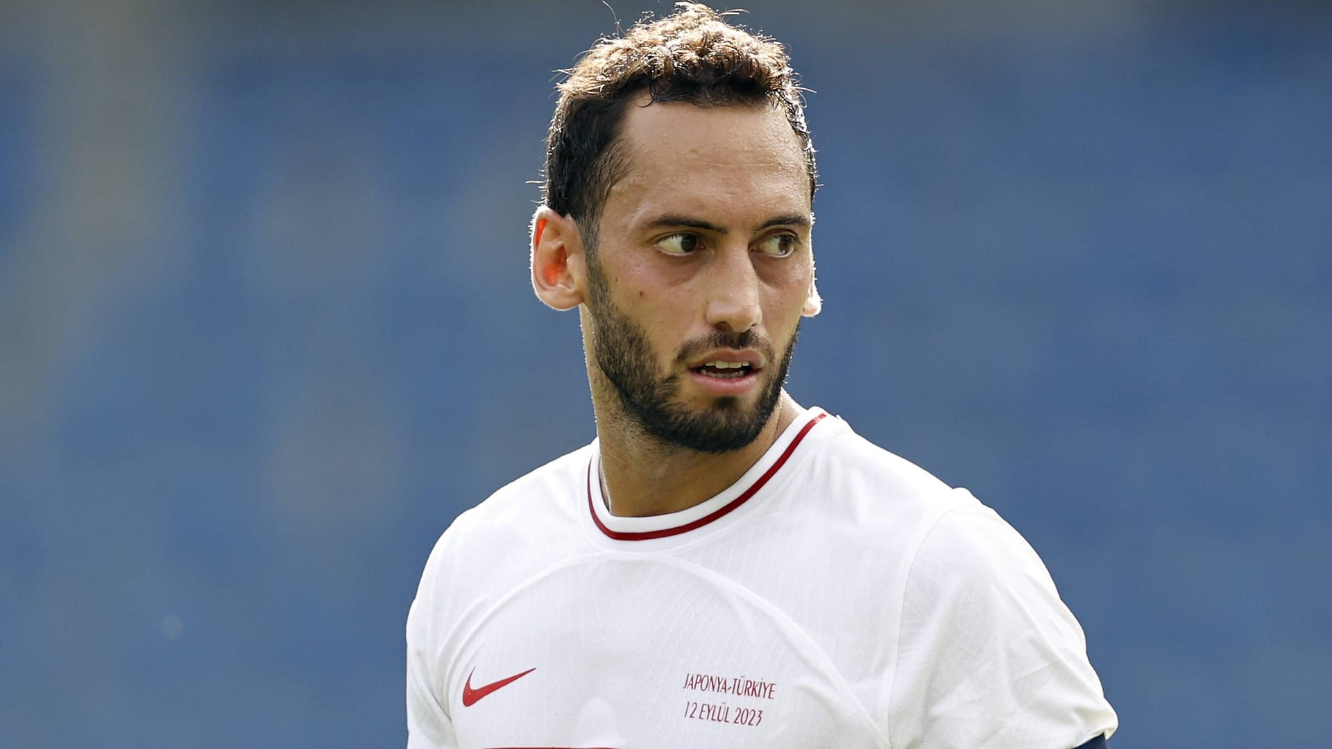 Hakan Çalhanoğlu, hier beim Länderspiel der Türkei gegen Japan im September: Der 29-Jährige absolvierte bisher 82 Einsätze.