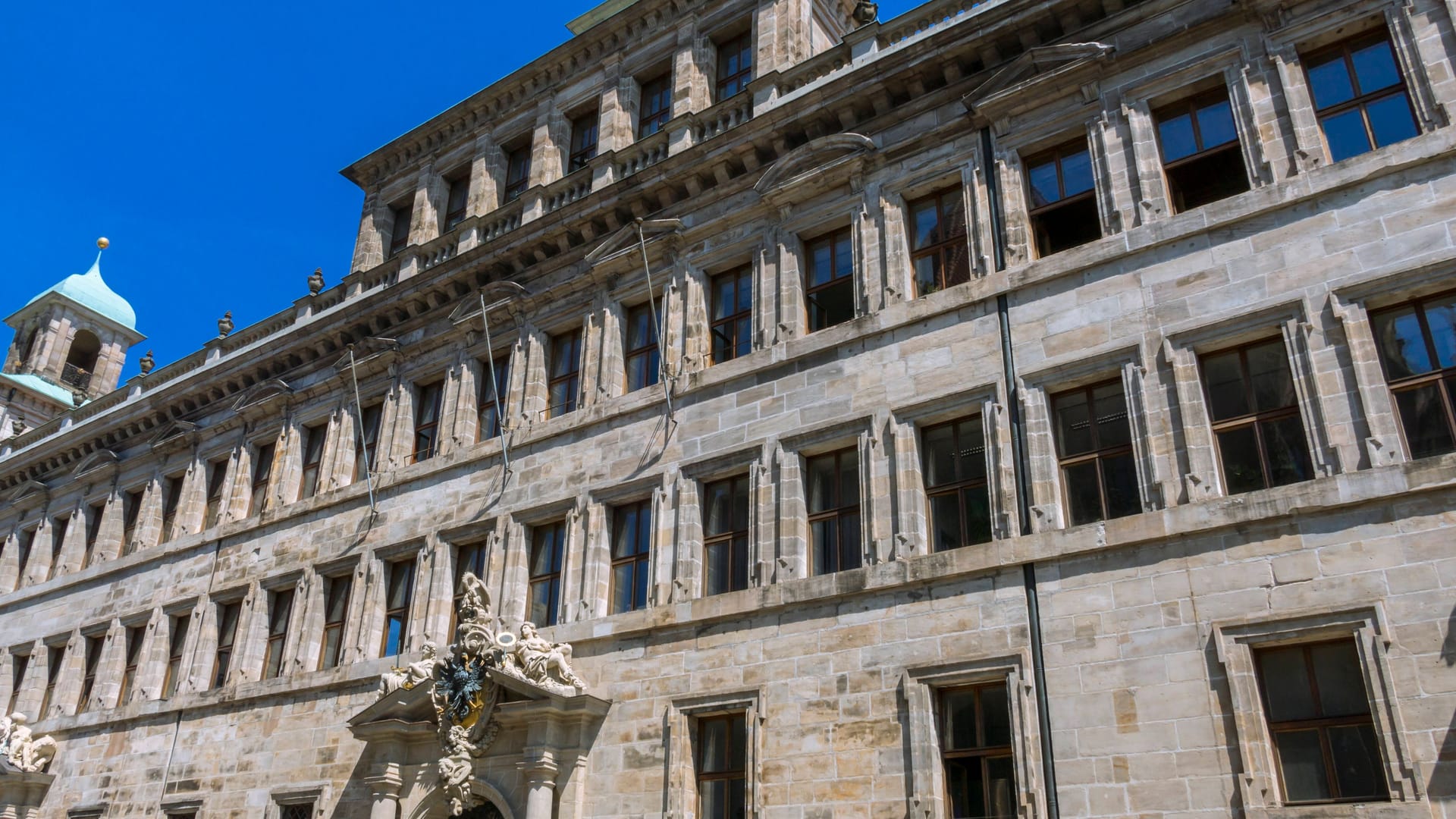 Das Alte Nürnberger Rathaus (Archivbild) befindet sich direkt am Nürnberger Christkindlesmarkt.