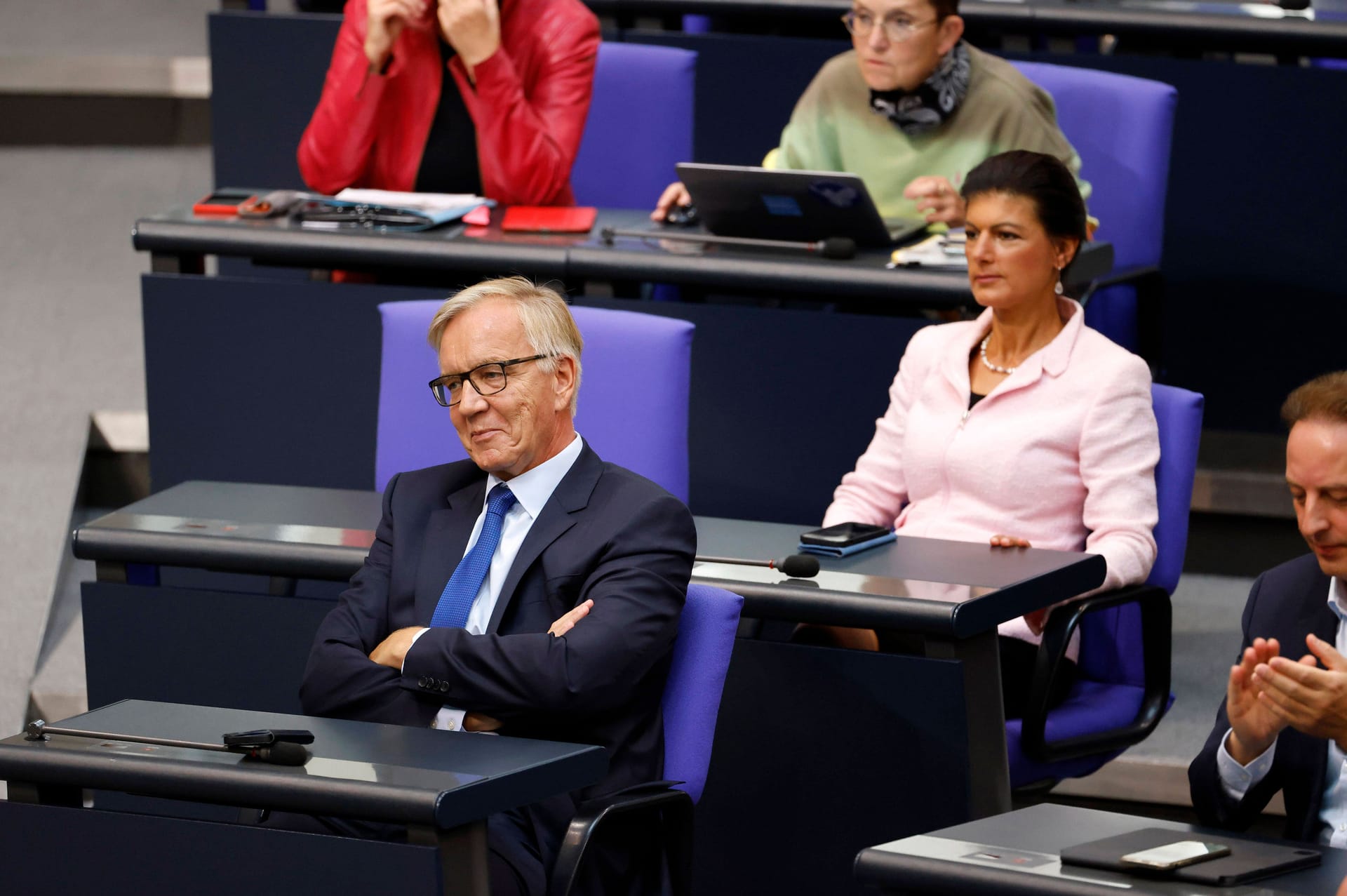 Dietmar Bartsch und Sahra Wagenknecht in der 51. Sitzung des Deutschen Bundestages: Die Linke versucht angesichts der geplanten Parteigründung von Wagenknecht wieder an Profil zu gewinnen.