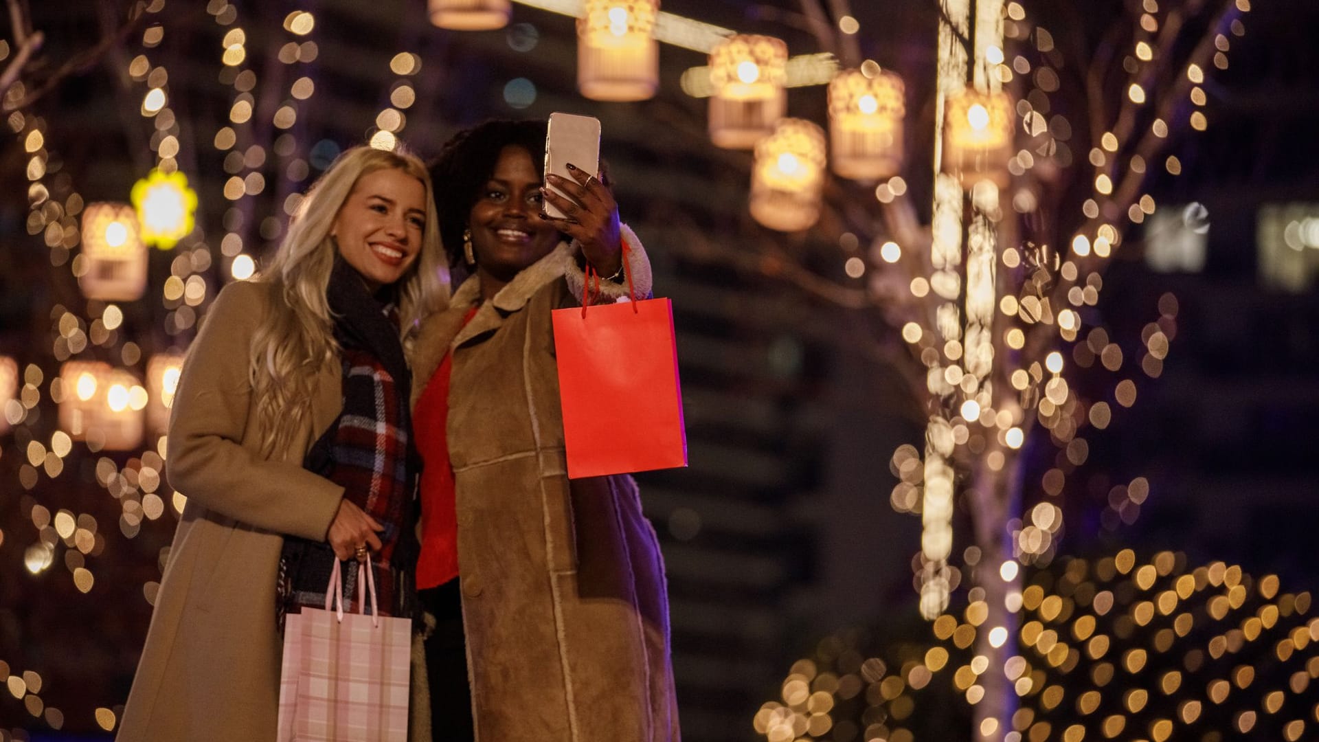 Rheinbach lädt auch 2023 Besucher zum Weihnachtsmarktbummel ein – am dritten Adventswochenende wird es festlich.