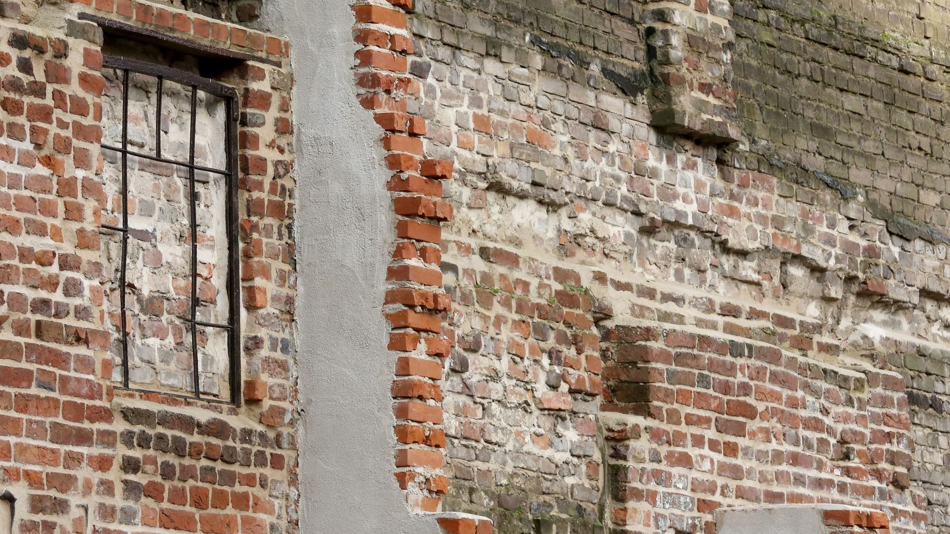Älteste erhaltene nachrömische Stadtmauer Deutschlands Älteste erhaltene nachrömische Stadtmauer Deutschlands