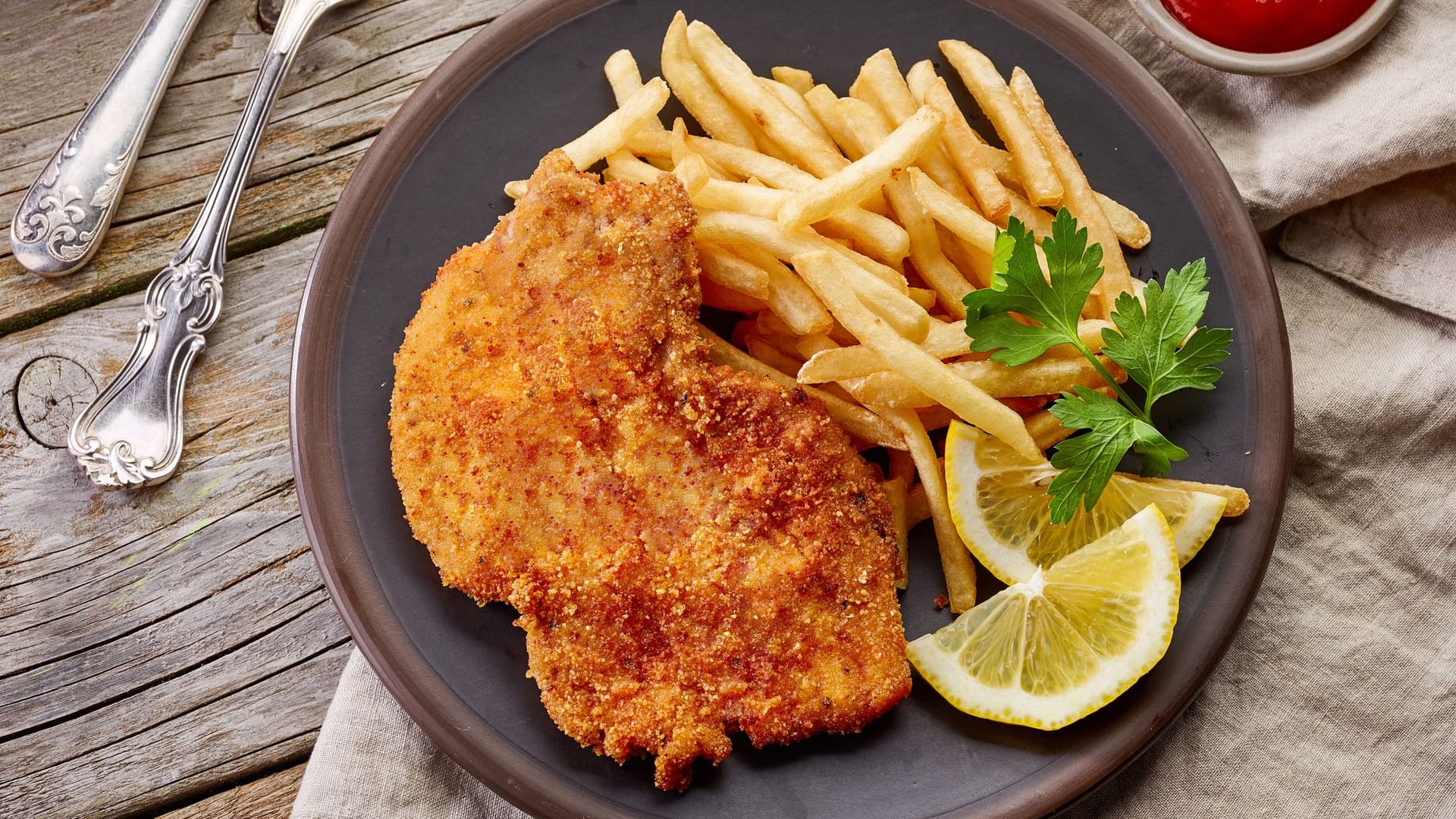 Schnitzel mit Pommes