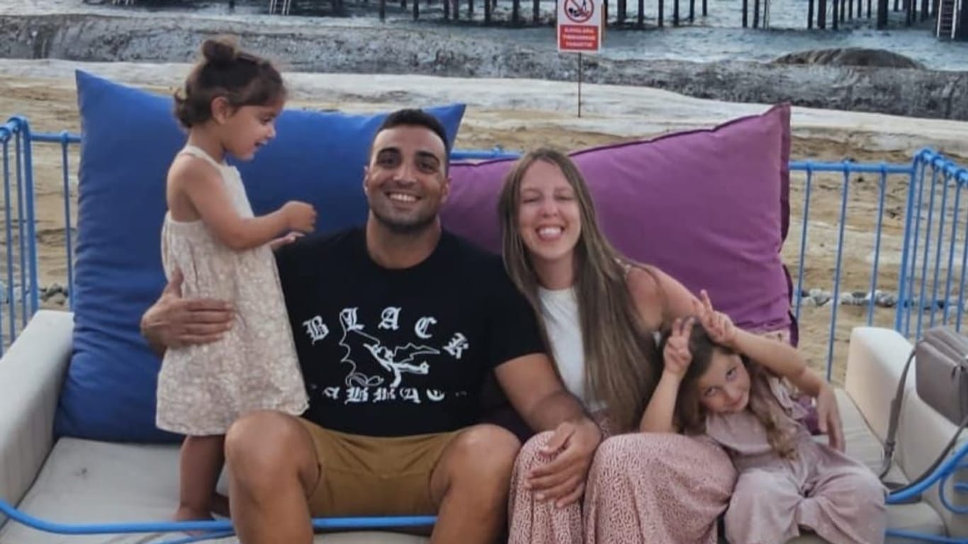 Die Familie Asher: Der Vater veröffentlichte das Bild am 21. November, als die Hamas Mutter und Kinder noch als Geiseln hielt.