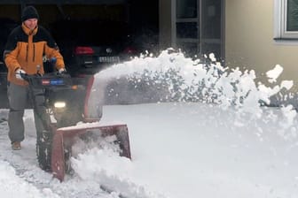 Schneemassen sorgen für Chaos in Süddeutschland