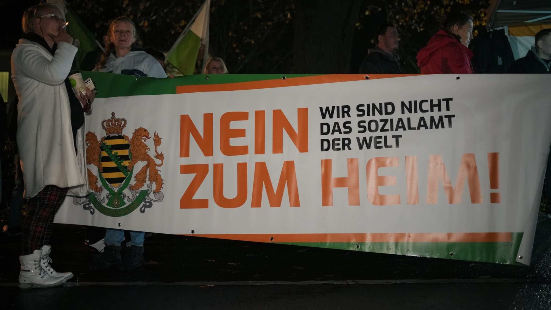 Die Nachricht sorgt fuer viel Gespraechsbedarf im saechsischen Meissen: in ein noch bewohntes Altersheim der Diakonie sollen ab Dezember minderjaehrige Fluechtlinge einziehen.