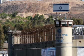 ISRAEL-PALESTINIANS/PRISON-MORNING