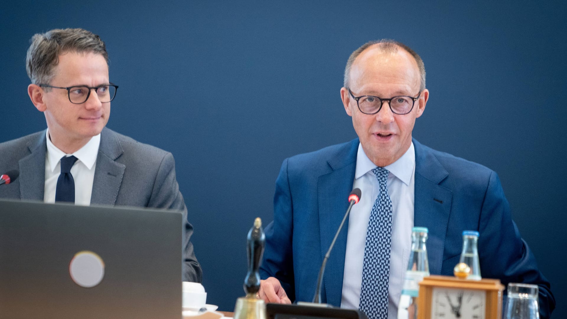 Carsten Linnemann, Generalsekretär der CDU und Friedrich Merz, Parteivorsitzender: Die Union übt Kritik an den Ergebnissen des Bund-Länder-Gipfels.