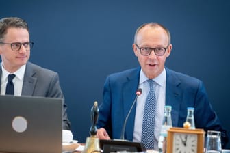 Carsten Linnemann, Generalsekretär der CDU und Friedrich Merz, Parteivorsitzender: Die Union übt Kritik an den Ergebnissen des Bund-Länder-Gipfels.