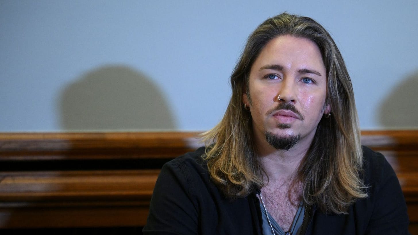 German-Israeli singer Gil Ofarim appears in the courtroom on the day of his trial on false accusation charge at the regional court in Leipzig