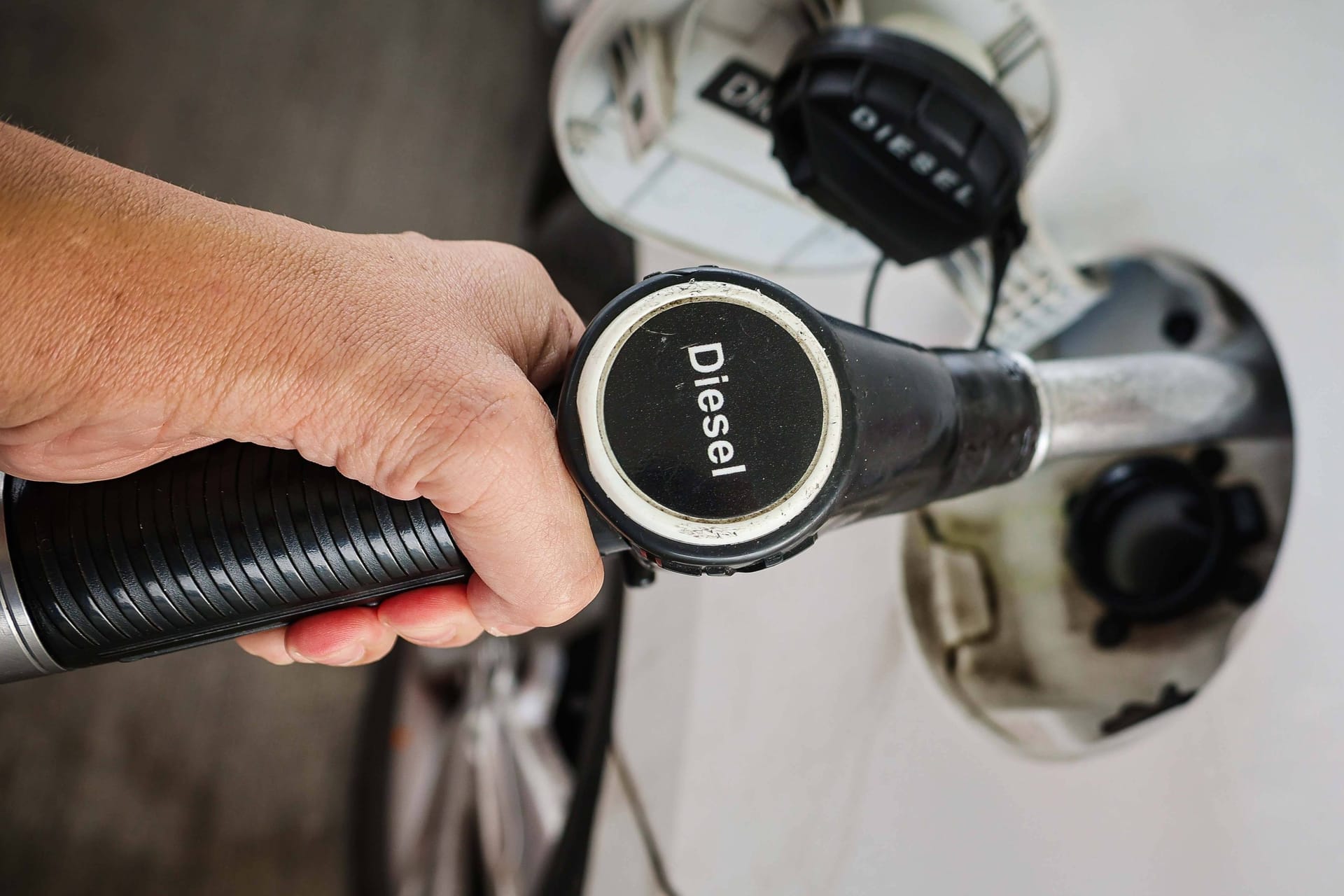 Das Angebot wächst: Künftig gibt es zwei neue Dieselsorten an der Tankstelle.