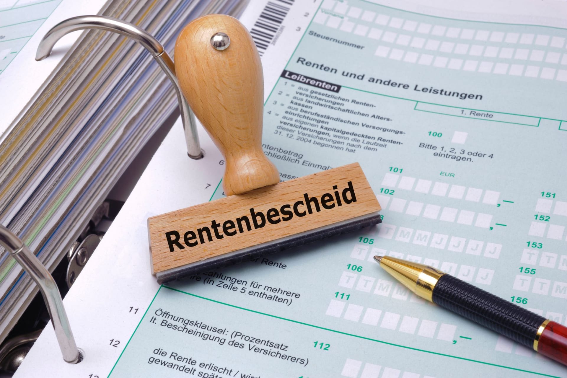 Stempel mit der Aufschrift "Rentenbescheid"