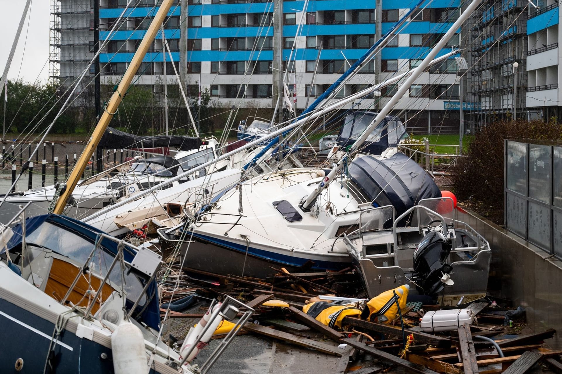 Land und Kommunen beraten nach Sturmflut im Norden