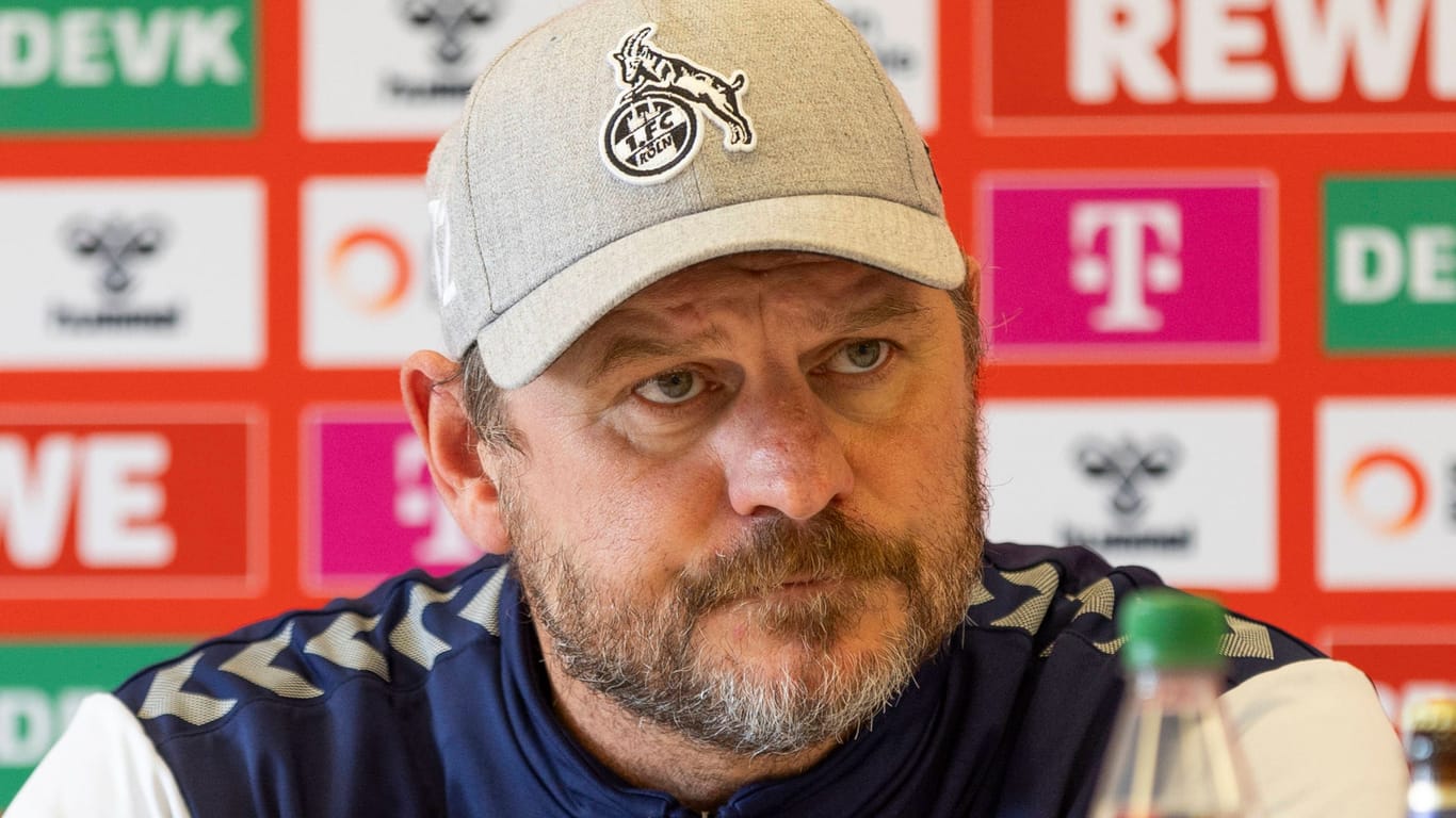 Pressekonferenz des 1. FC Köln vor dem Spiel gegen den FC Augsburg: Trainer Steffen Baumgart fordert von seinem Team Siegeswille.