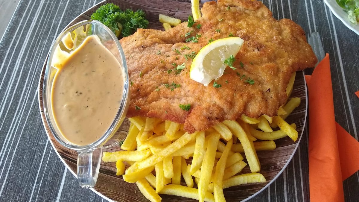 Paniertes Schnitzel wie bei Oma: Rezept – saftig und knusprig