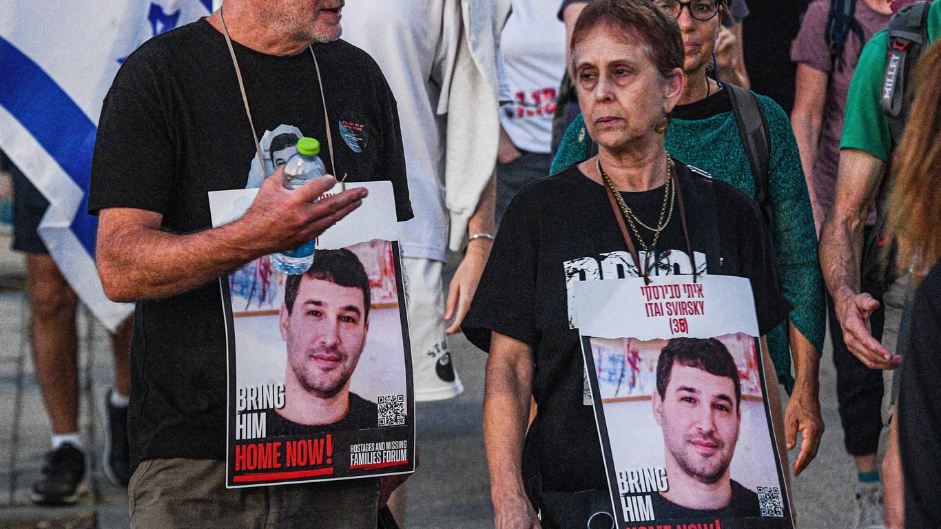 Demonstration fordert Freilassung der Geiseln (Archivbild): Ein Deal mit der Hamas könnte wohl bald zustande kommen.