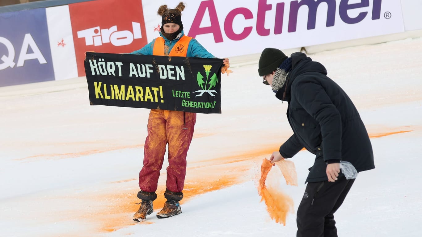 Aktivisten stören den Ski Weltcup in Gurgl.