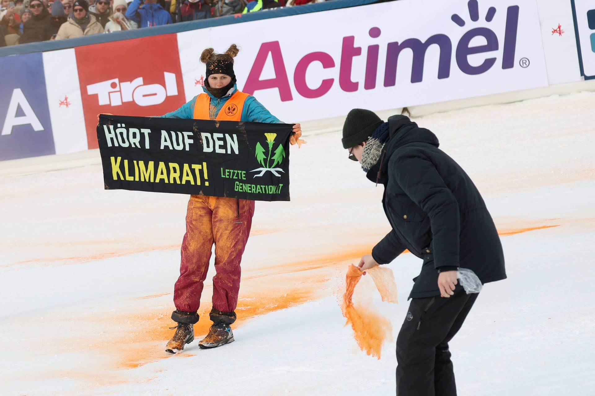 Aktivisten stören den Ski Weltcup in Gurgl.