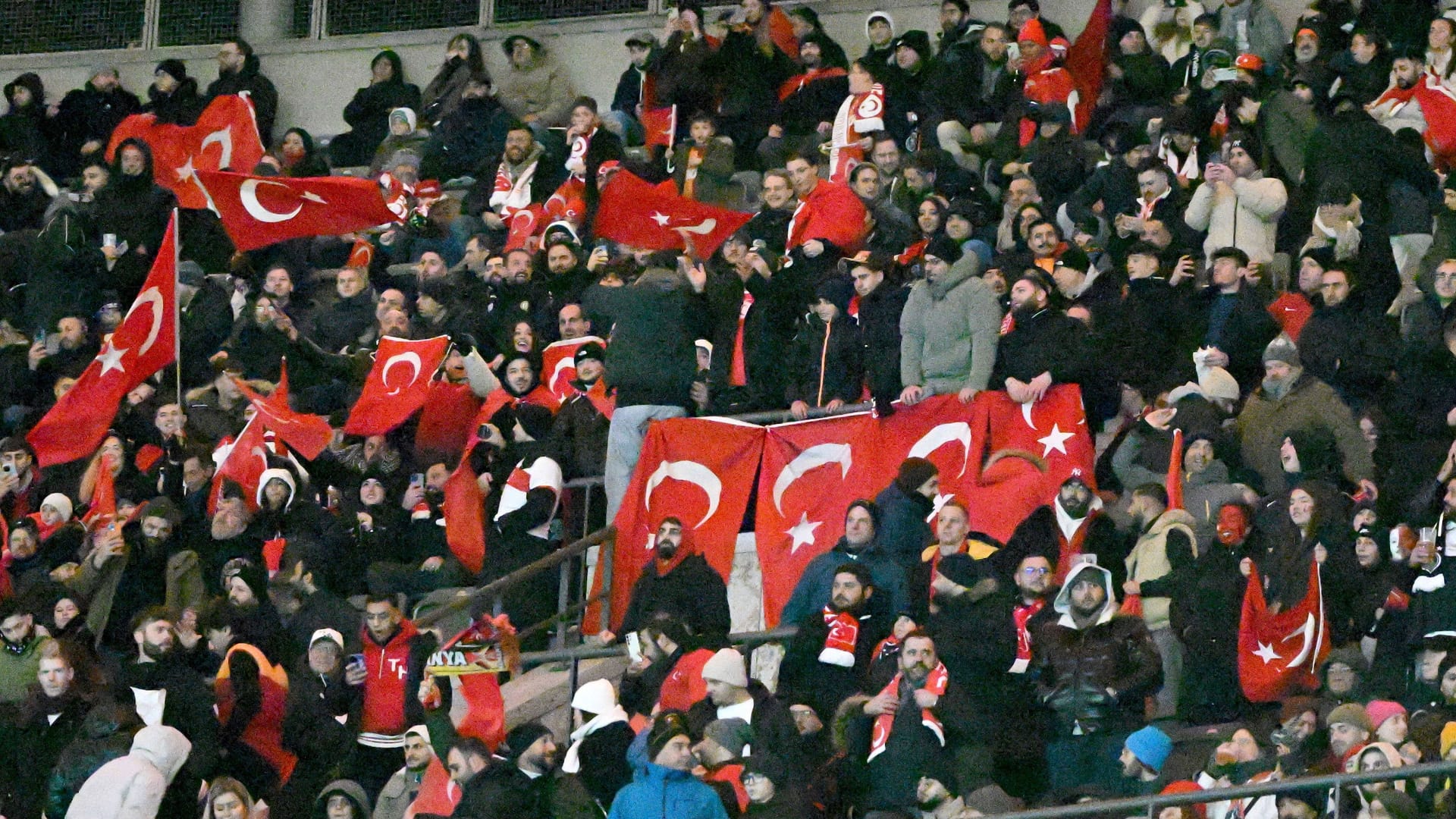 Zehntausende Türkei-Fans besuchten das Spiel in Berlin.