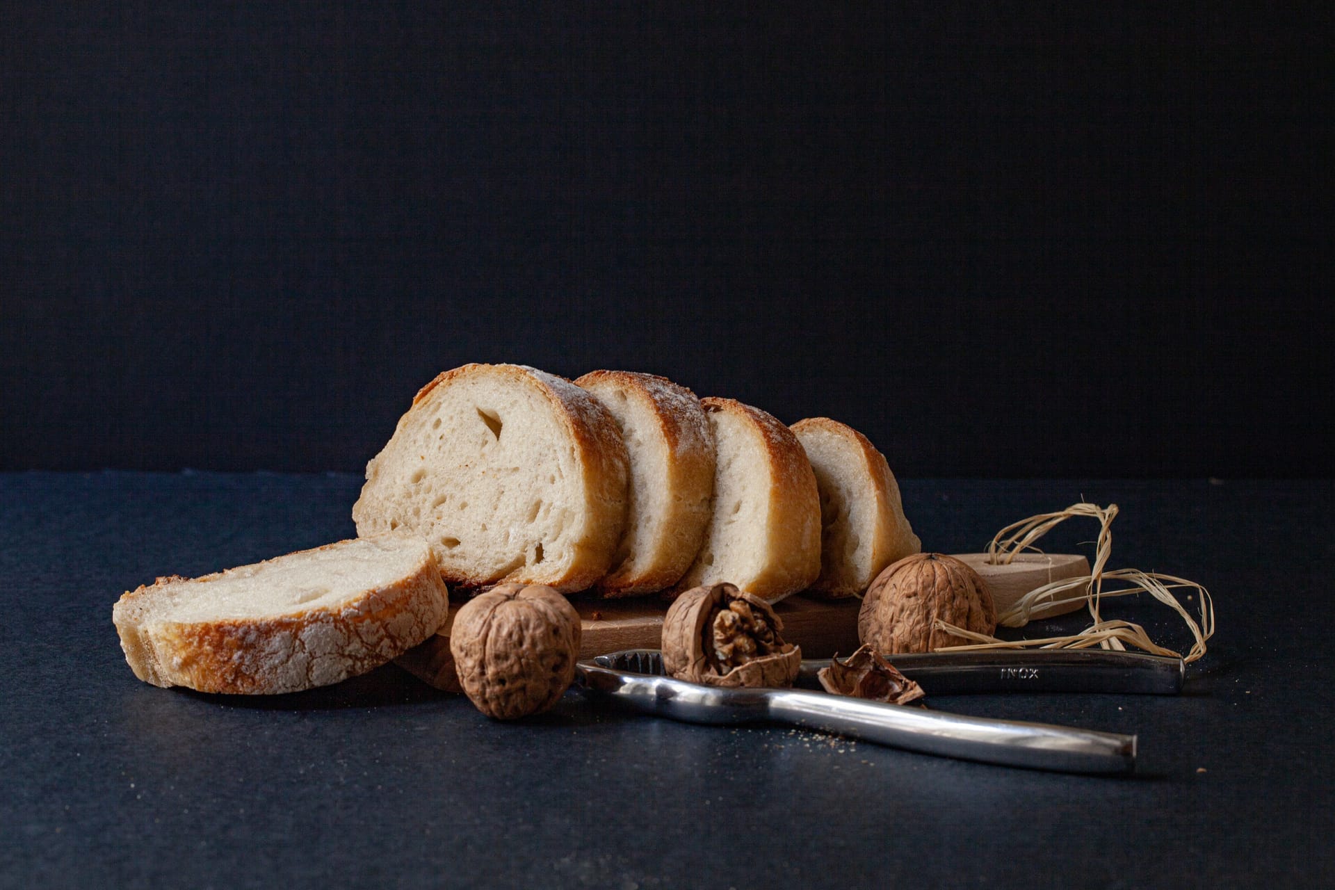 Mit Walnüssen bekommt Baguette eine aromatische Note.