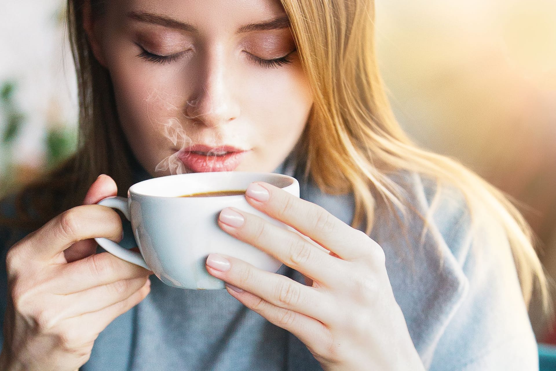 Kaffee: Wer viel Kaffee trinkt, kann mit der richtigen Zubereitungsmethode viel Geld sparen.