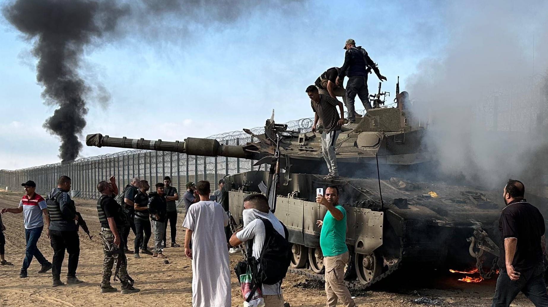 Angriff von Hamas-Terroristen auf Israel am 7. Oktober 2023 (Archivbild): Verwarf ein israelischer Geheimdienstler die Warnung vor dem Angriff? Angriff von Hamas-Terroristen auf Israel am 7. Oktober 2023 (Archivbild): Verwarf ein israelischer Geheimdienstler die Warnung vor dem Angriff?