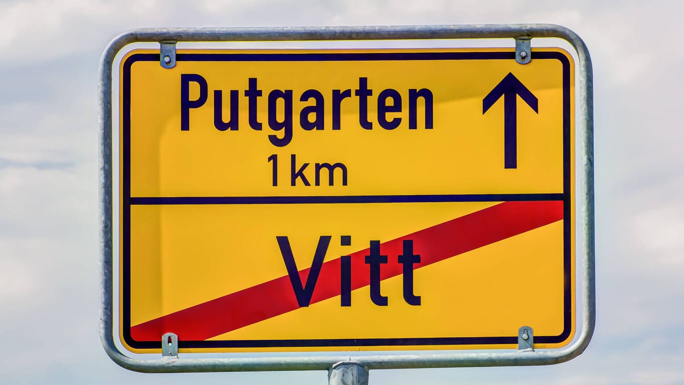 Wegweiser Richtung Putgarten (Symbolbild): Leider liegt das beschauliche Dorf Putgarten 200 Kilometer vom eigentlichen Ziel des Fahrers entfernt.
