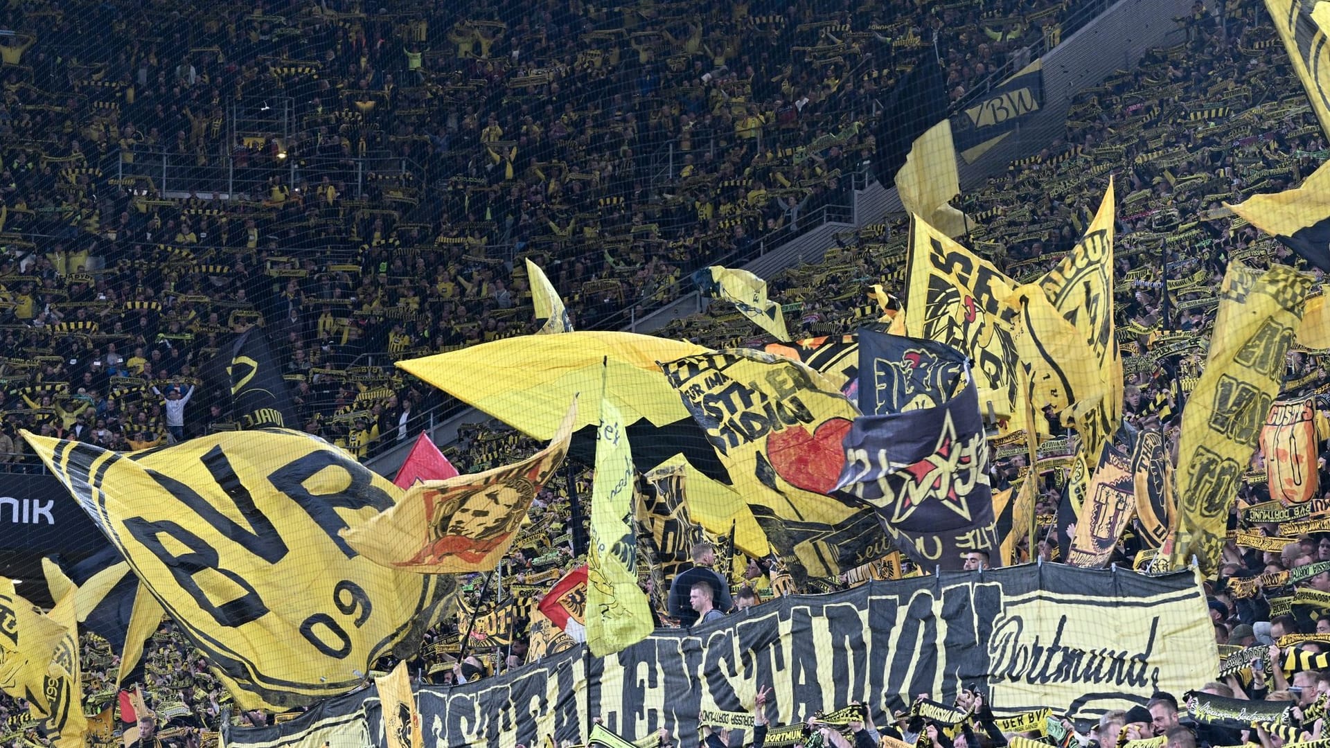 Fans von Borussia Dortmund Fans von Borussia Dortmund