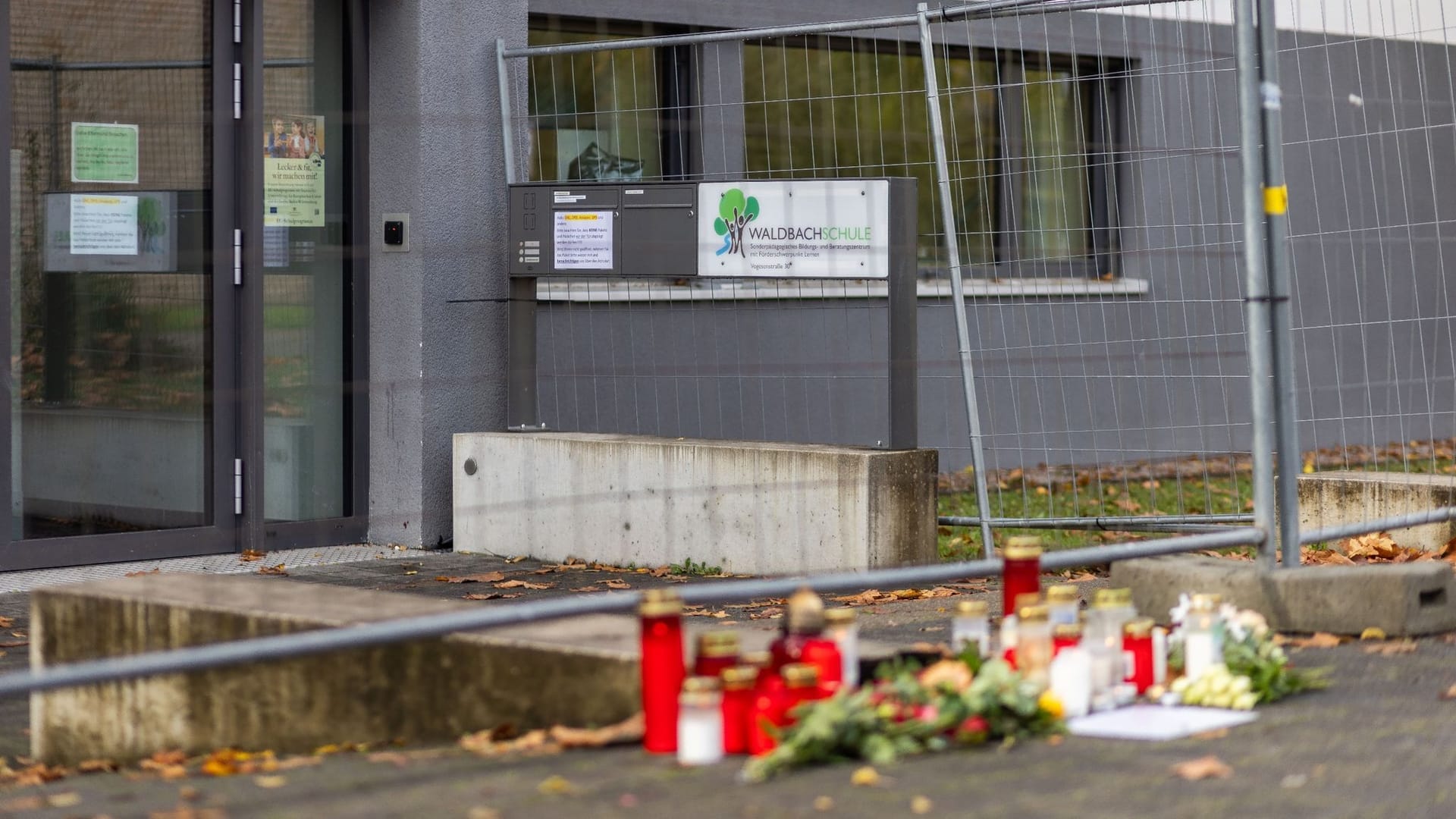 Nach dem tödlichen Schuss auf einen Jugendlichen an einer Schule