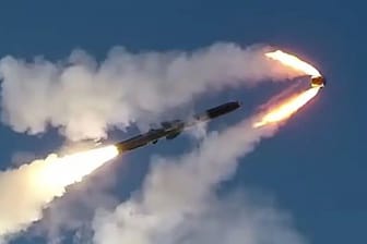 Eine Oniks-Rakete wird abgeschossen (Archivbild): Die Hisbollah soll über diese russischen Waffen verfügen.