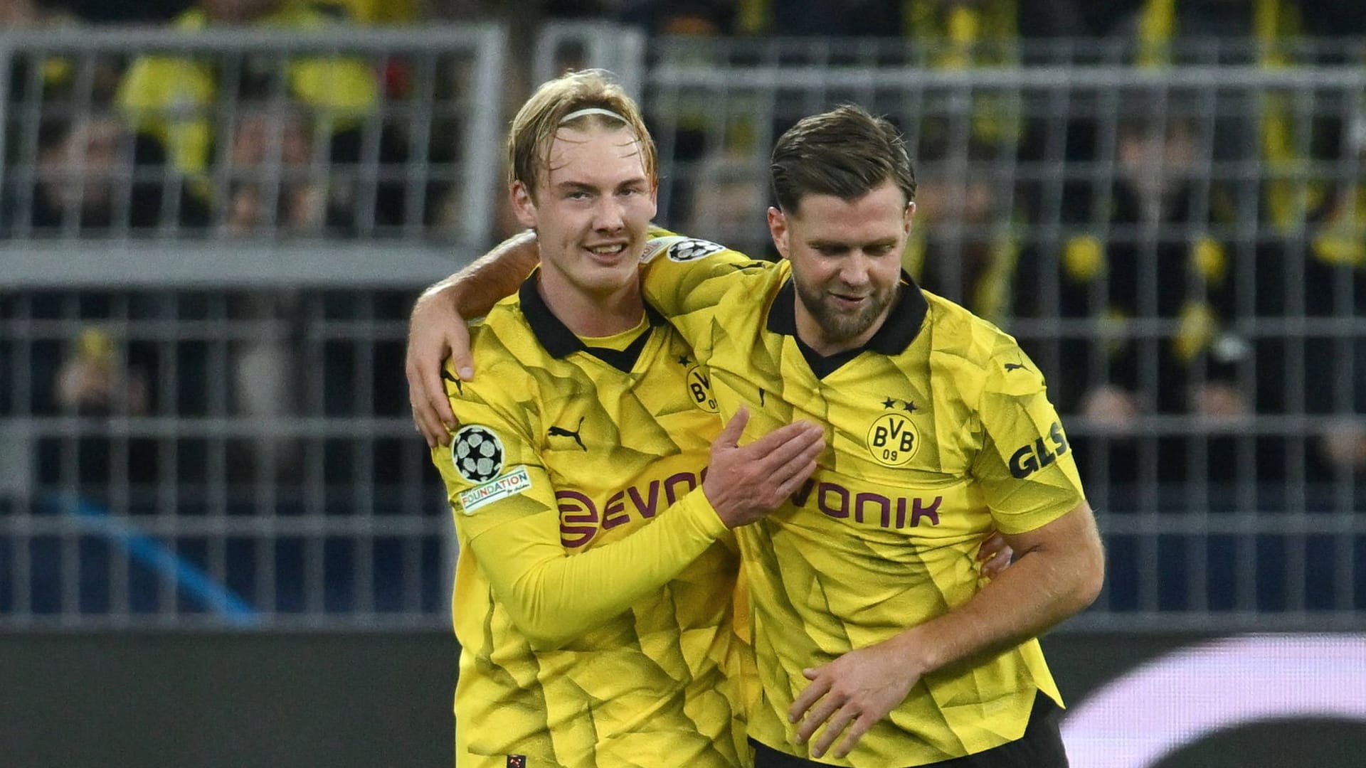 Julian Brandt (links) mit Niclas Füllkrug: Wie geht es für den BVB jetzt weiter?