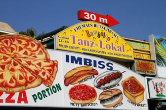Imbiss auf Mallorca (Symbolbild): Einer der zahlreichen kleinen Kioske mit Snacks steht jetzt vor dem Aus.