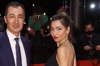 Cem Özdemir mit Ehefrau Pia Maria Castro: Hier gemeinsam auf dem roten Teppich bei der Eröffnung der 72. Berlinale 2022