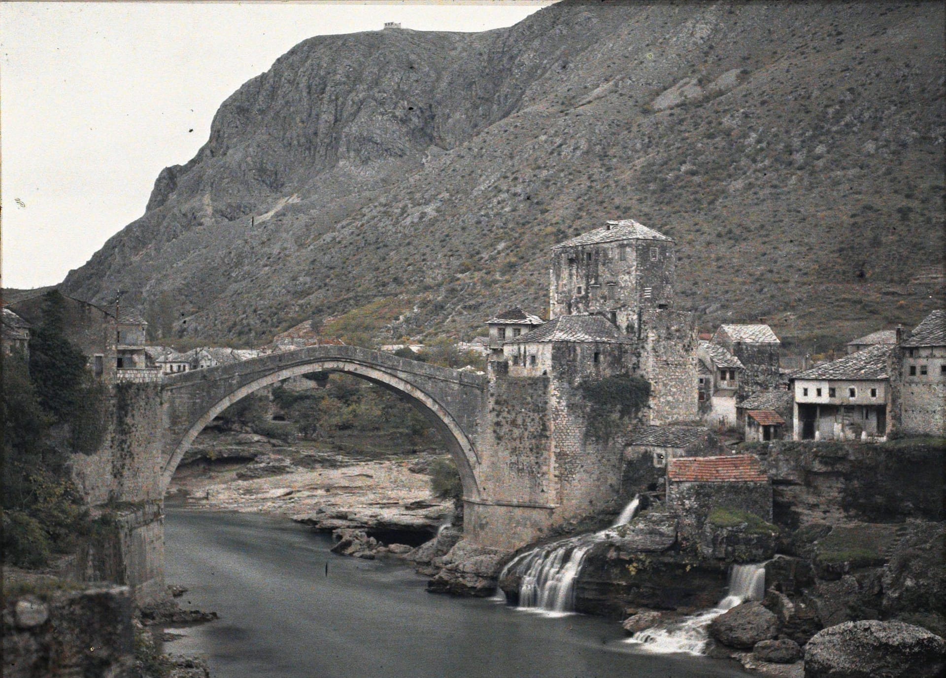 Die Brücke in Mostar wurde im 16. Jahrhundert erbaut.