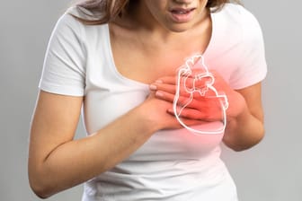 Herzinfarkte bei Frauen werden später erkannt als bei Männern. Daher enden sie öfter tödlich.