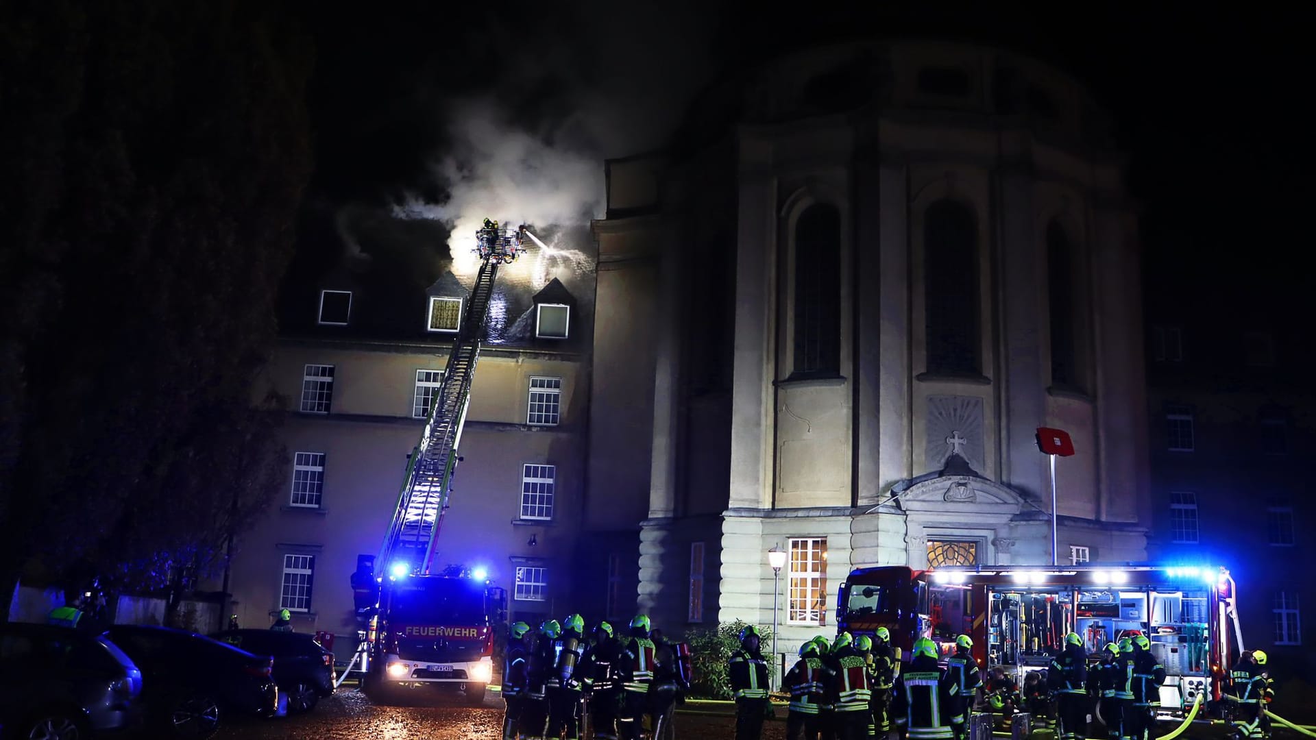 Feuer auf Gelände der Steyler Mission in St. Augustin