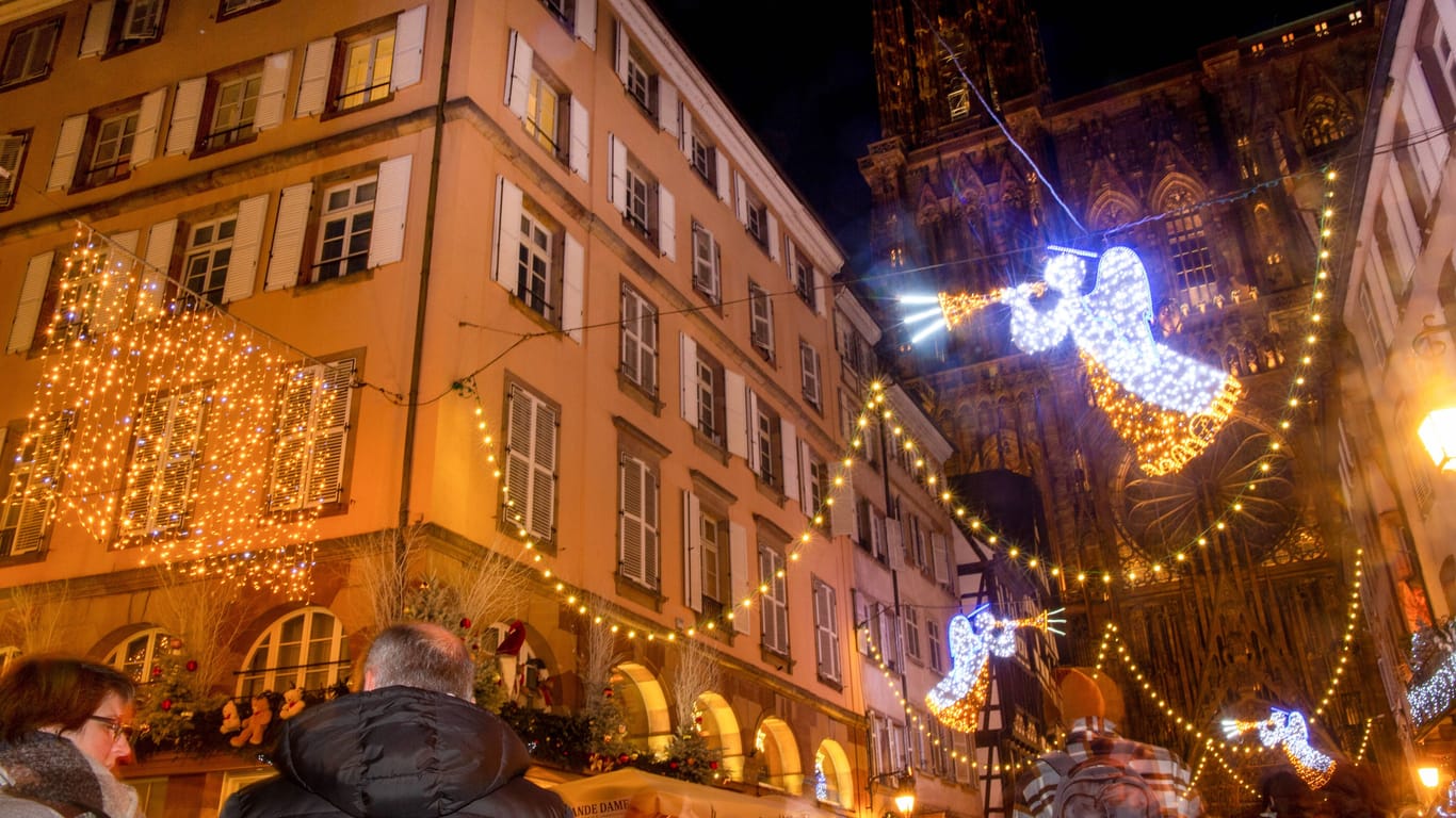Straßburg zur Weihnachtszeit: Das weihnachtliche Treiben zieht sich durch die gesamte Innenstadt.