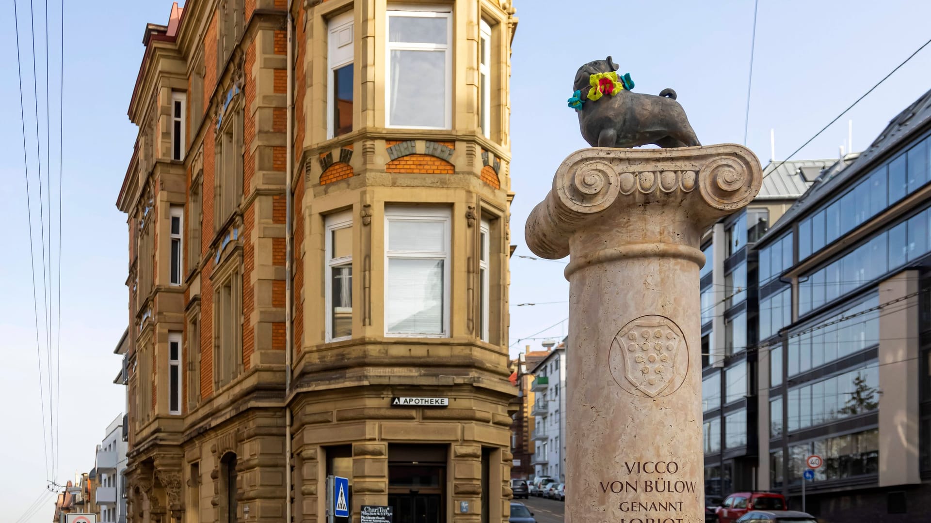 Loriot Denkmal am Eugensplatz in Stuttgart: Der Mops kam später hinzu.