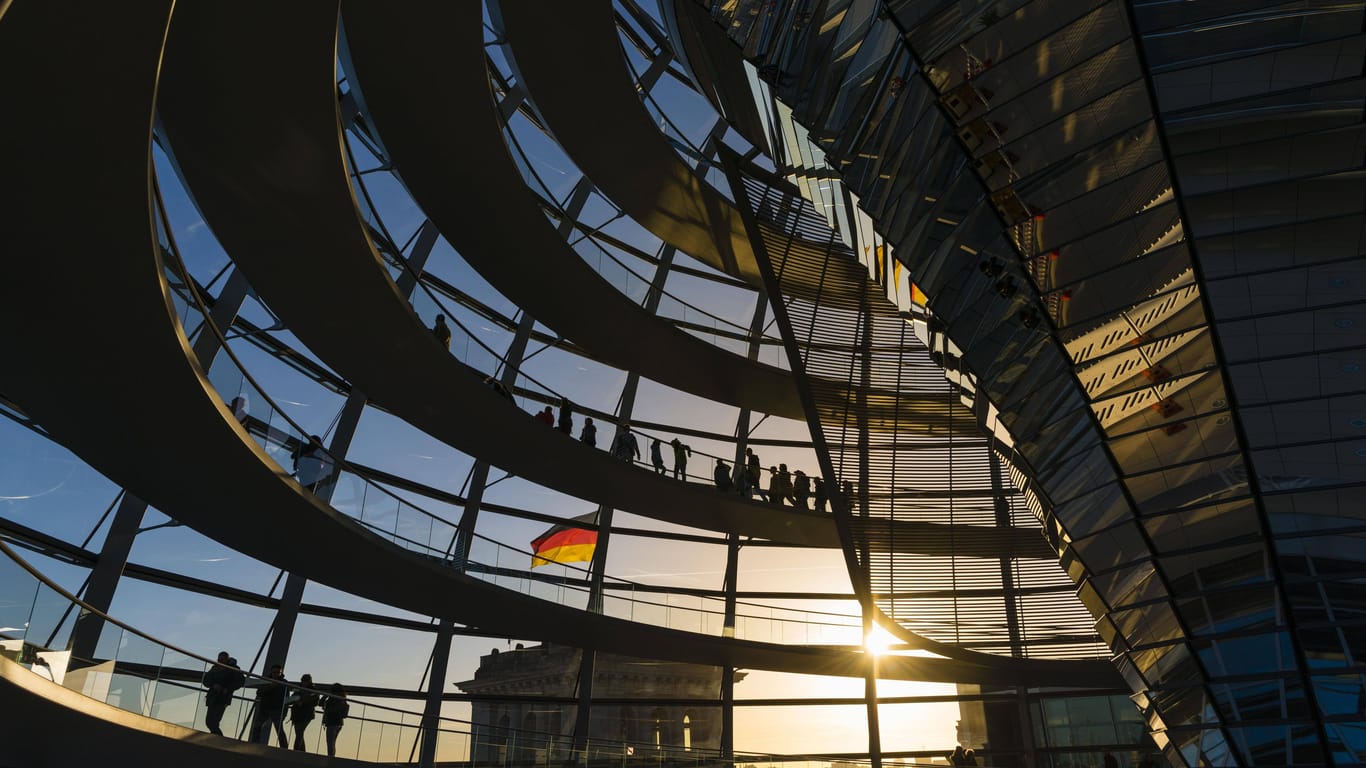 Besuch in Berlin: Die Abegeordneten haben sich gegen Kürzungen bei den Reisen aus ihrem Wahlkreis gewehrt.