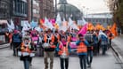 Streik in Nürnberg: der Demonstrationszug am Mittwochvormittag vor dem Hauptbahnhof.